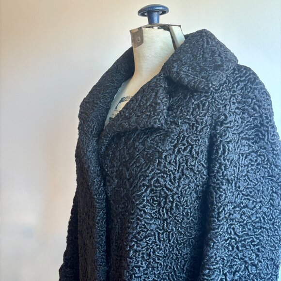 Absolutely Gorgeous Vintage Persian Lamb Coat (50s) - Picture 4 of 14